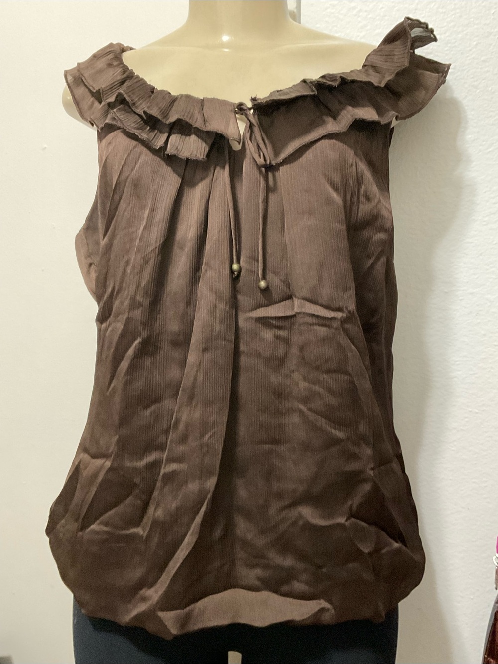 Dressbarn women’s y2k 2000s Brown Ruffled Neck Top size L